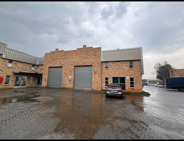 601M² WAREHOUSE TO LET IN LASER PARK